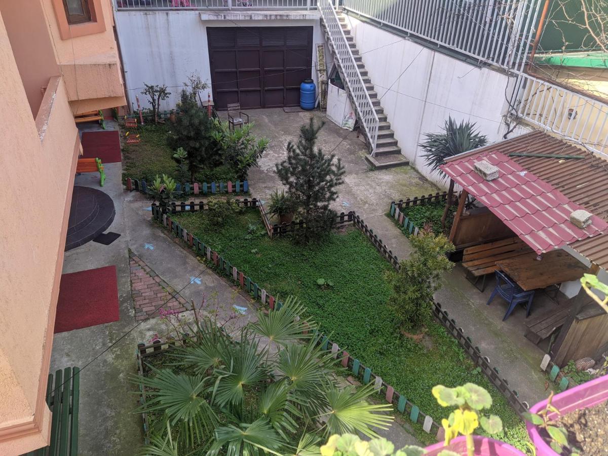 Guest House Kldiashvili Batumi Exterior photo